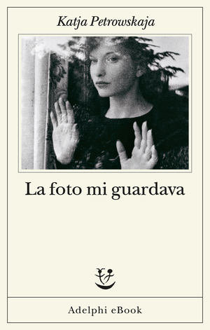 Copertina del volume: La foto mi guardava