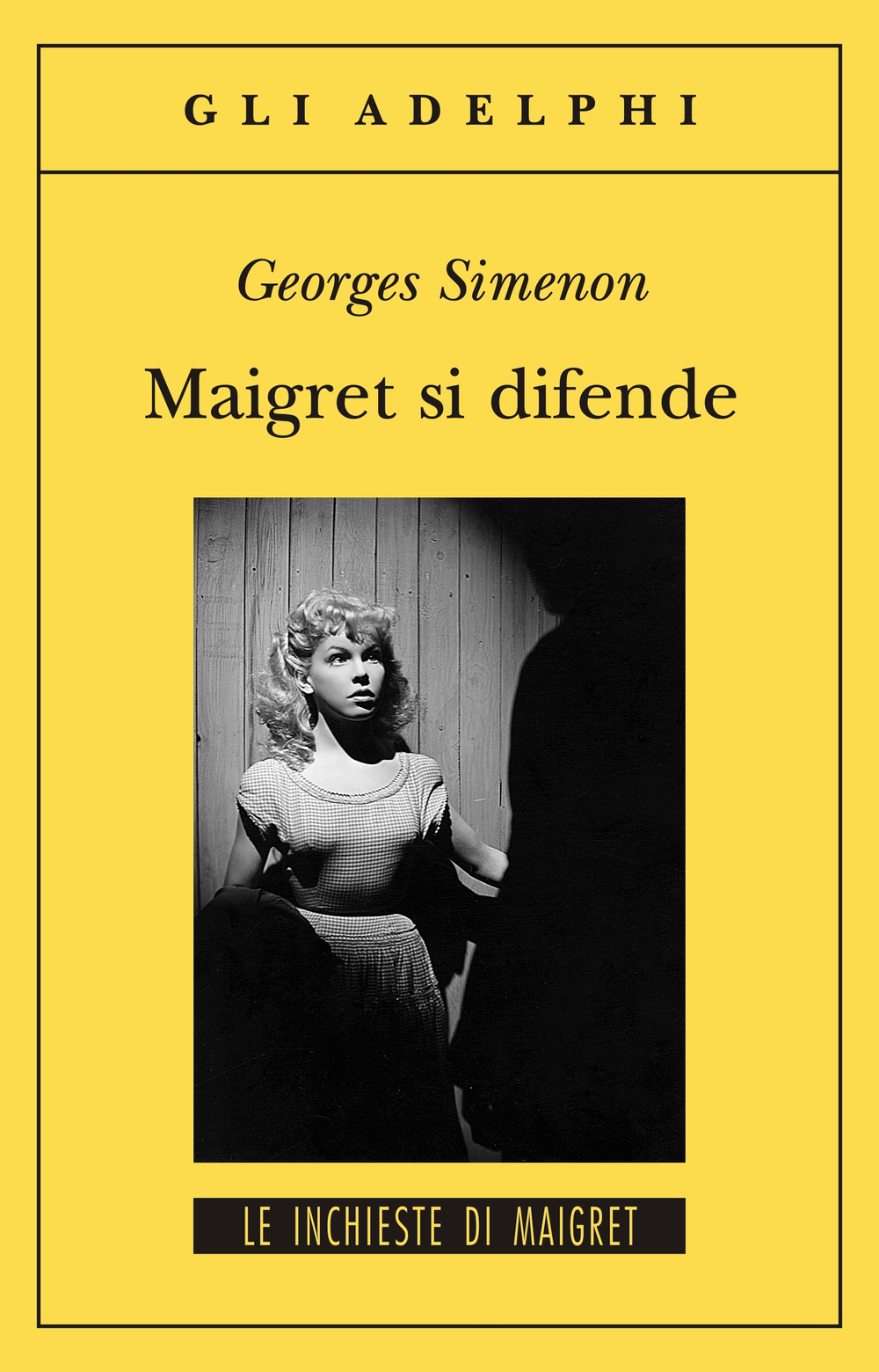 Copertina del volume: Maigret si difende
